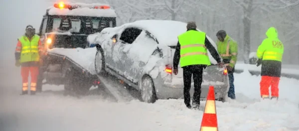 image typical of tow trucks working at the roadside