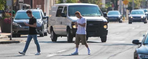 do these jaywalkers have to provide their address to police